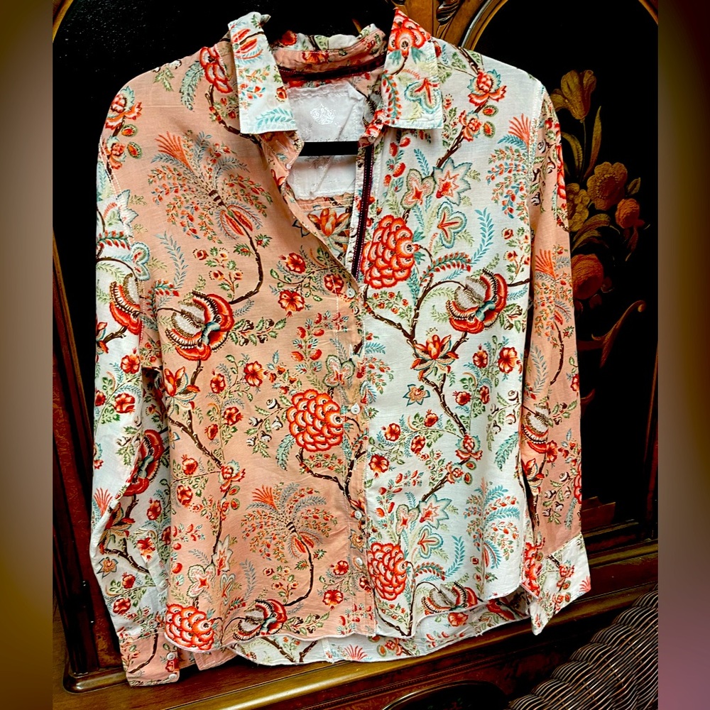 Cute Large floral Cino blouse